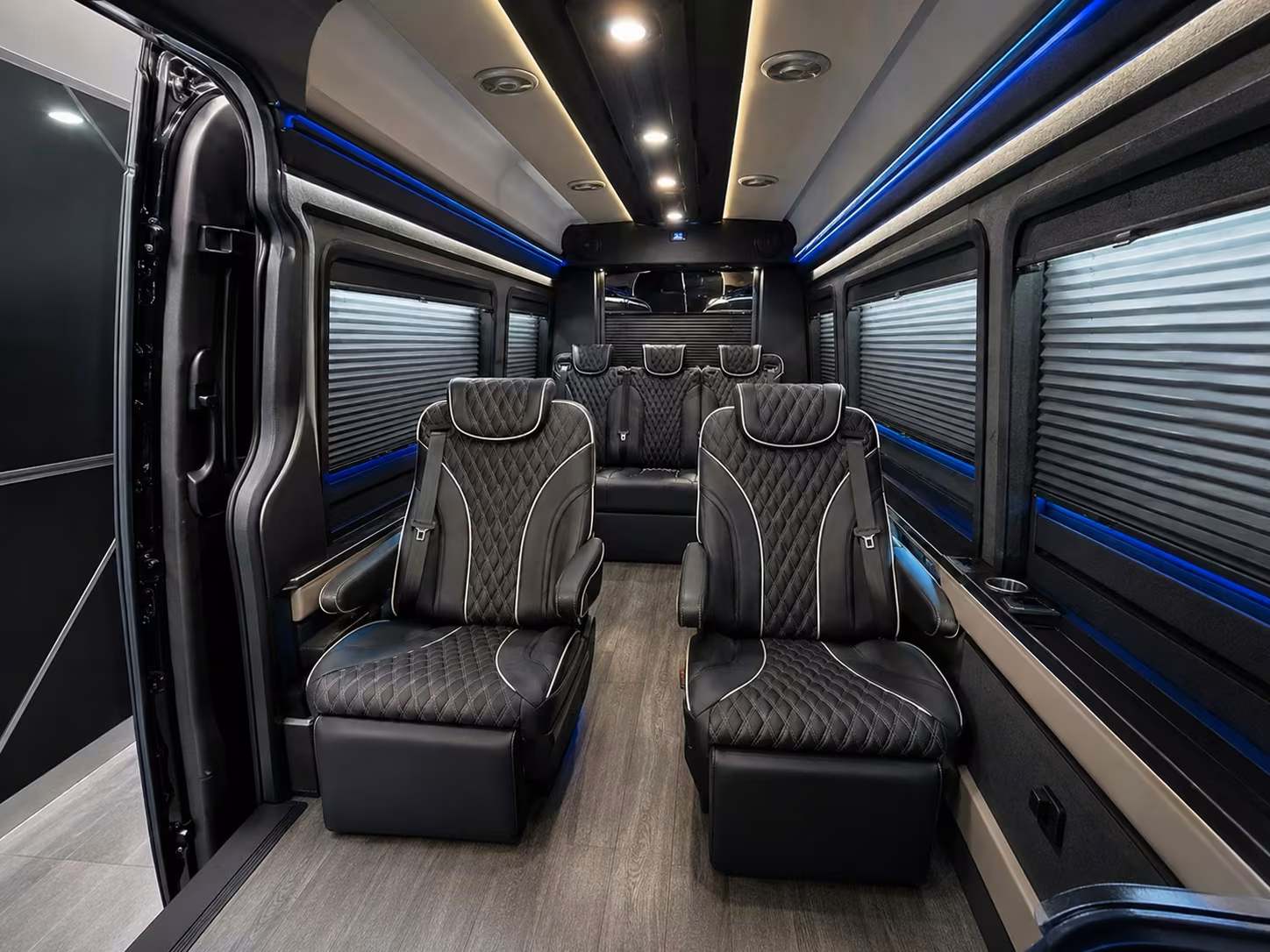 multi stop airport shuttle buses for sterling heights hotels