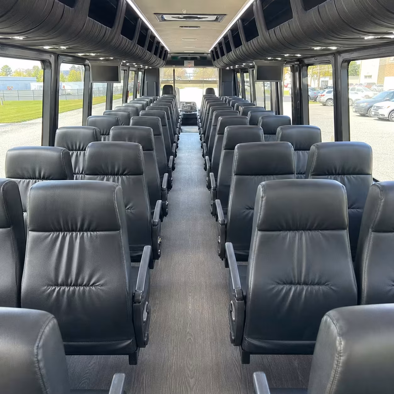 sterling heights minibus rentals for zoo and nature field trips